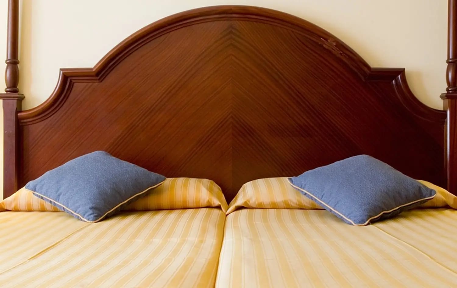 HOW TO: Turn Two Twins Into a King Size Mattress.