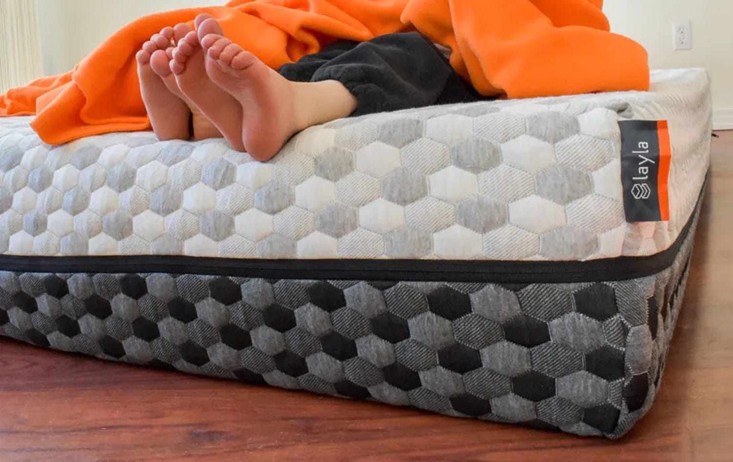 Spring vs. Foam Mattress: Differences & Benefits