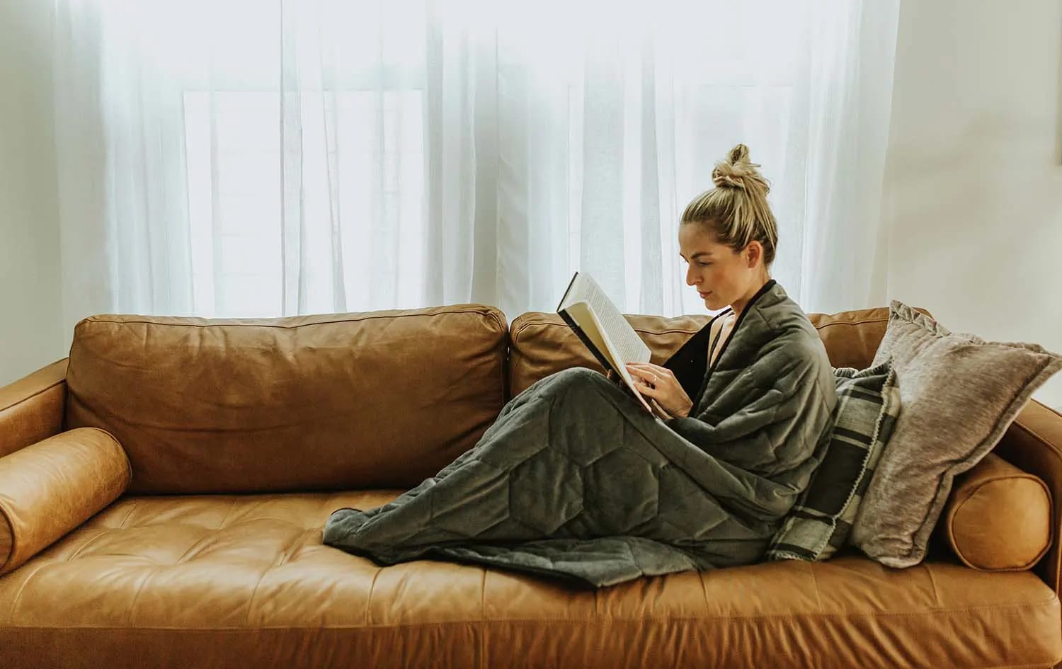 How to Use a Weighted Blanket for Restless Legs