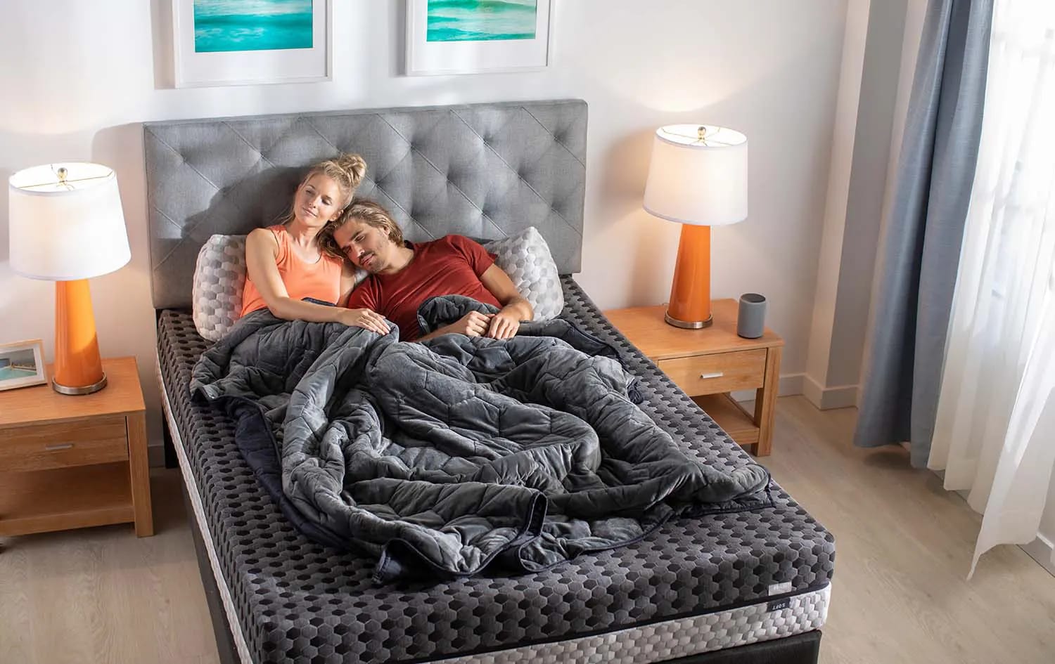 How to Choose a Weighted Blanket for Couples