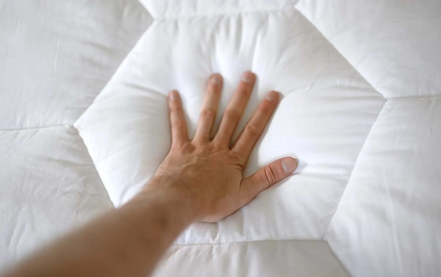 What Is the Best Blanket Material for Winter?