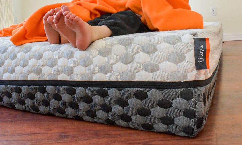 Spring vs. Foam Mattress: Differences &#038; Benefits