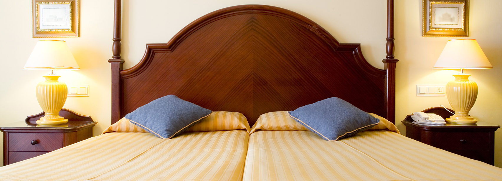 Two Twins Into A King Size Mattress, How To Make A King Bed Out Of Two Twins